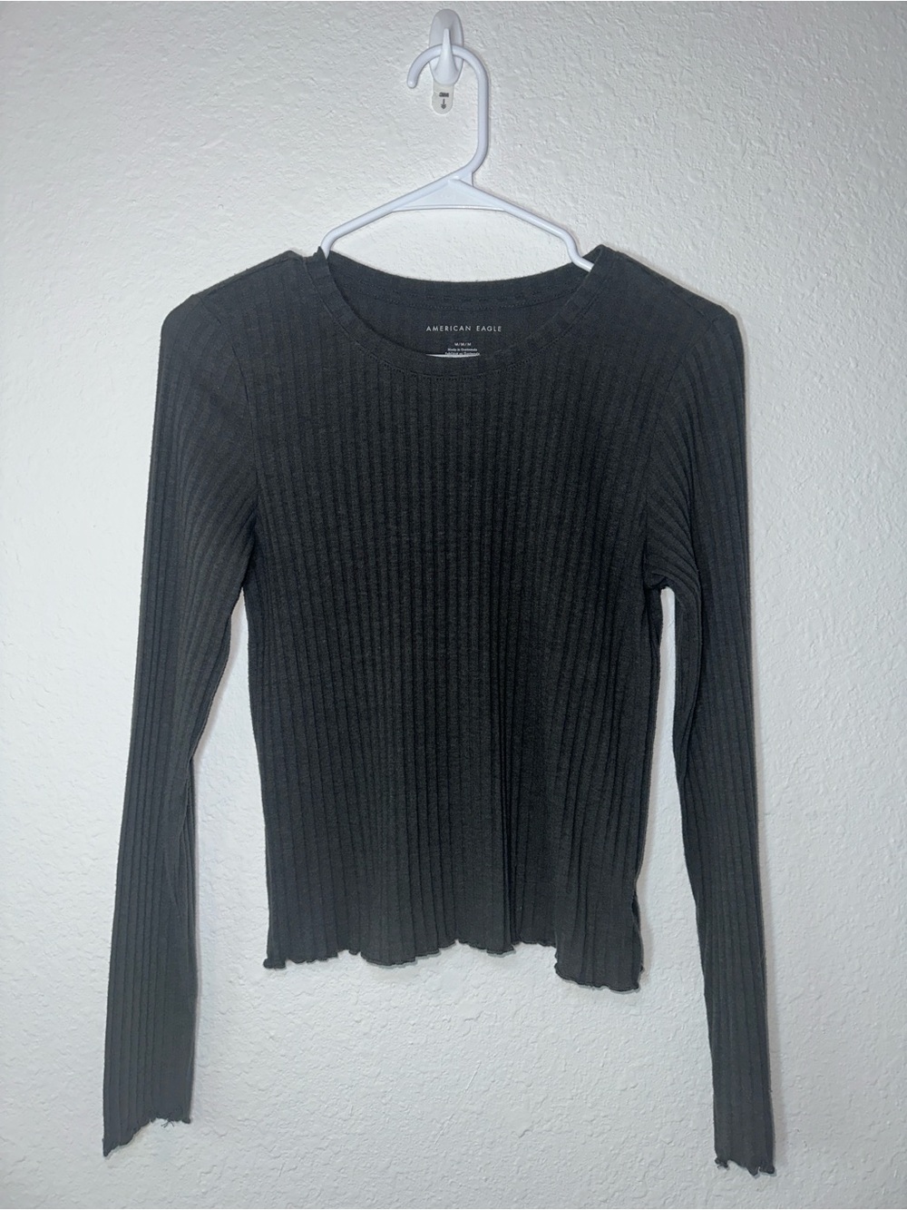 American Eagle long-sleeve t-shirt size M